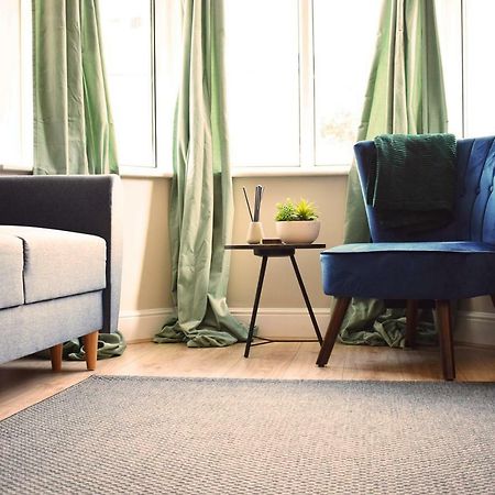 Charming Three Bed Home Near City Centre And Hospital 사우샘프턴 외부 사진