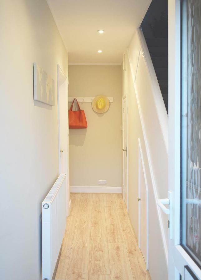 Charming Three Bed Home Near City Centre And Hospital 사우샘프턴 외부 사진